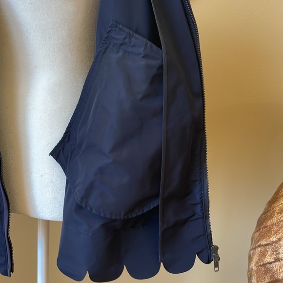 NWOT RED VALENTINO NAVY BLUE SEMI GLOSSY NYLON FLARED SCALLOPED EDGE ZIP JACKET - Picture 14 of 15